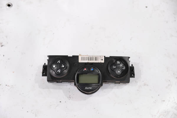 Megane çıkma yedek parça_MEGANE 2 KLİMA KONTROL PANELİ ELEKTRİKLİ (1)